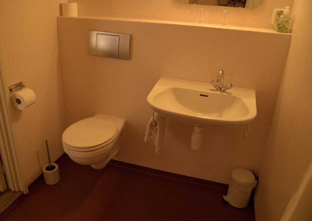 Hotel "De Steenen Man" Zurich 部屋 写真